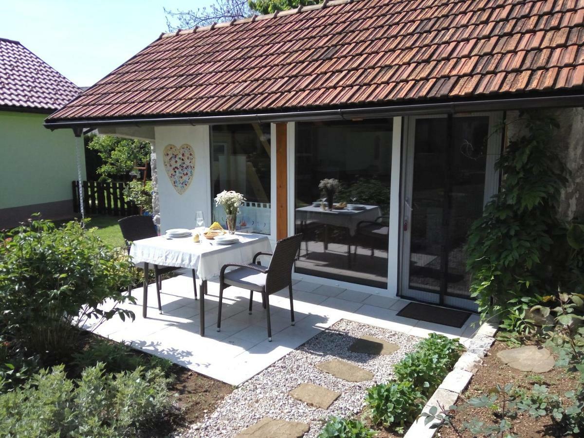 Tiny House With A Big Heart Villa Postojna Exterior foto